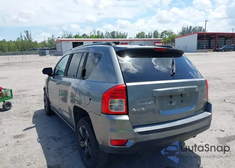2011 Jeep Compass из США, поврежденный, VIN 1J4NF1FB5BD282970